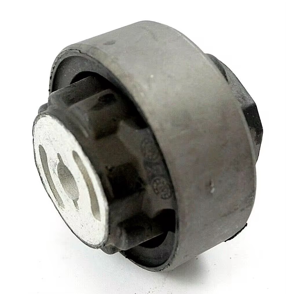 Silentbloc de bras de suspension inférieur 2